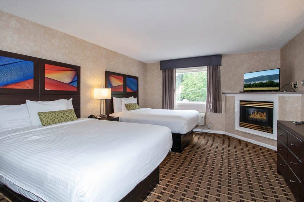 Two Queen Suite with Jet Tub & Fireplace