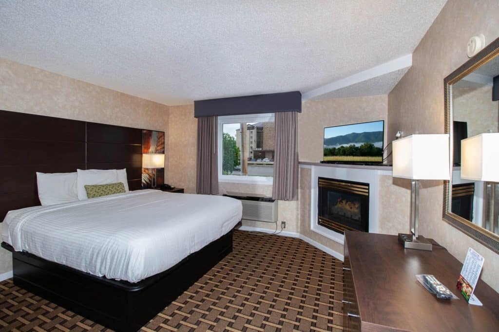 King Suite with Fireplace
