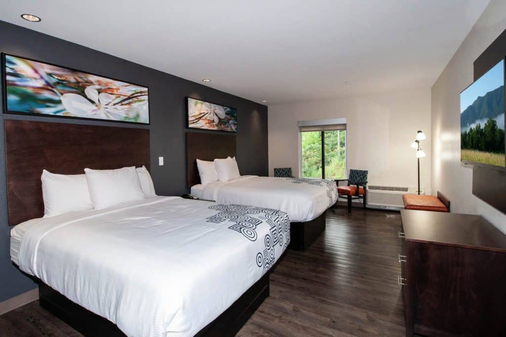 Two Queens Deluxe double bed room