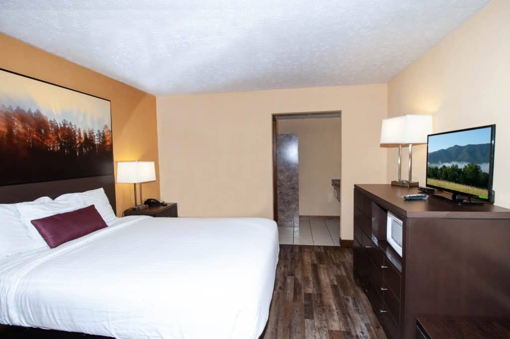 One Queen Room king size bed room