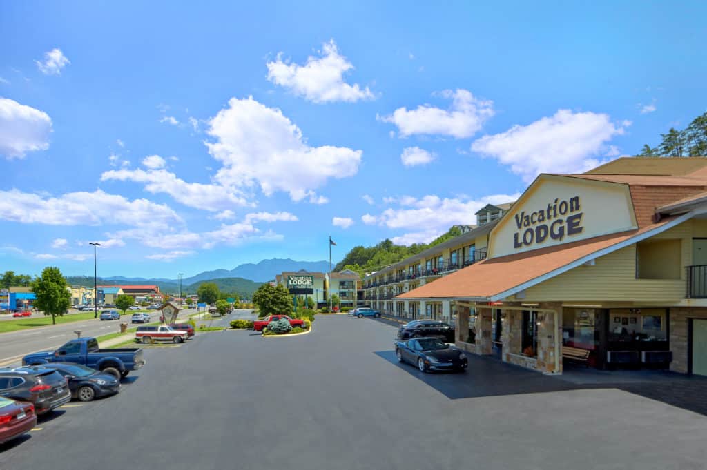 Vacation Lodge on the Parkway in Pigeon Forge, TN © 2019 Dean Brown Knoxville TN