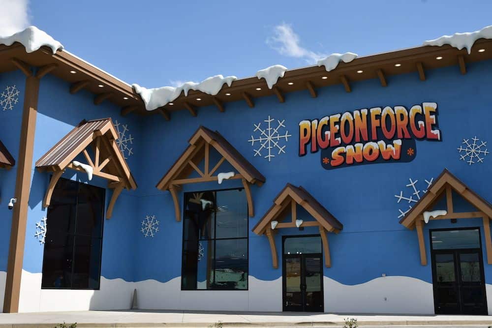 Pigeon Forge Snow building